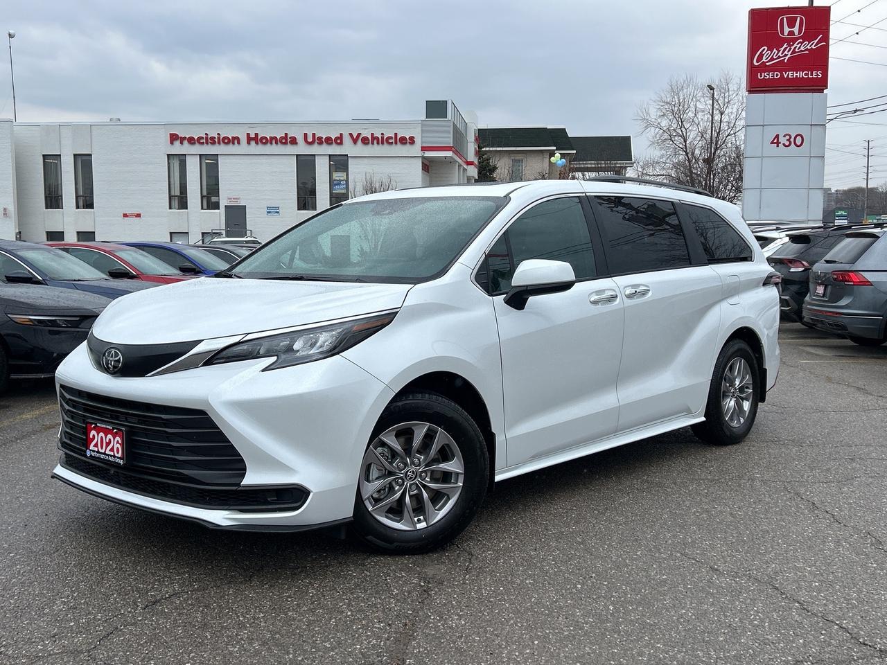 2026 Toyota Sienna XLE HYBRID CarPlay Blind Spot Sunroof R.Cam Photo