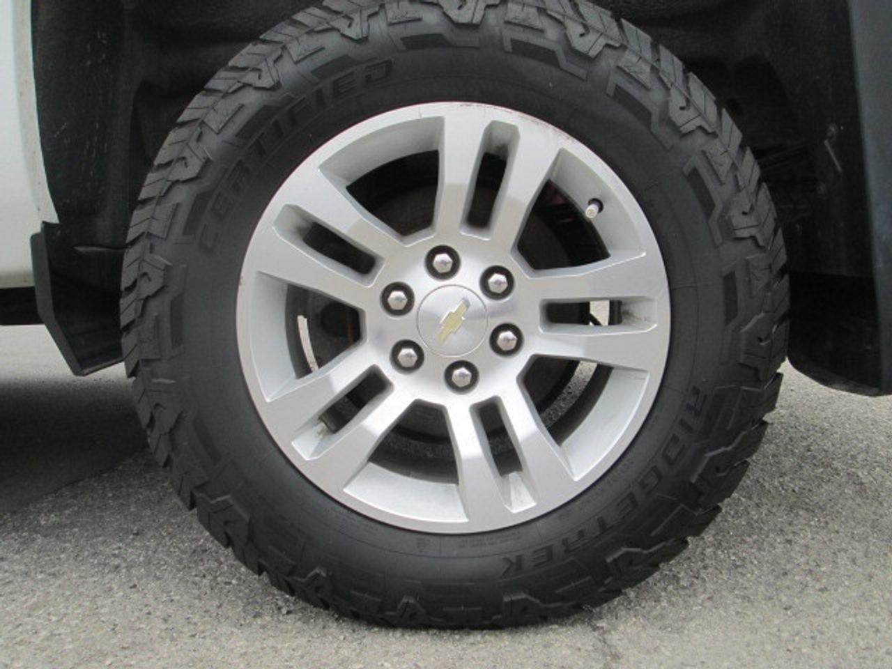 2018 Chevrolet Silverado 1500 4WD Crew Cab 143.5  LT w-1LT, Back Up Camera, Cove Photo