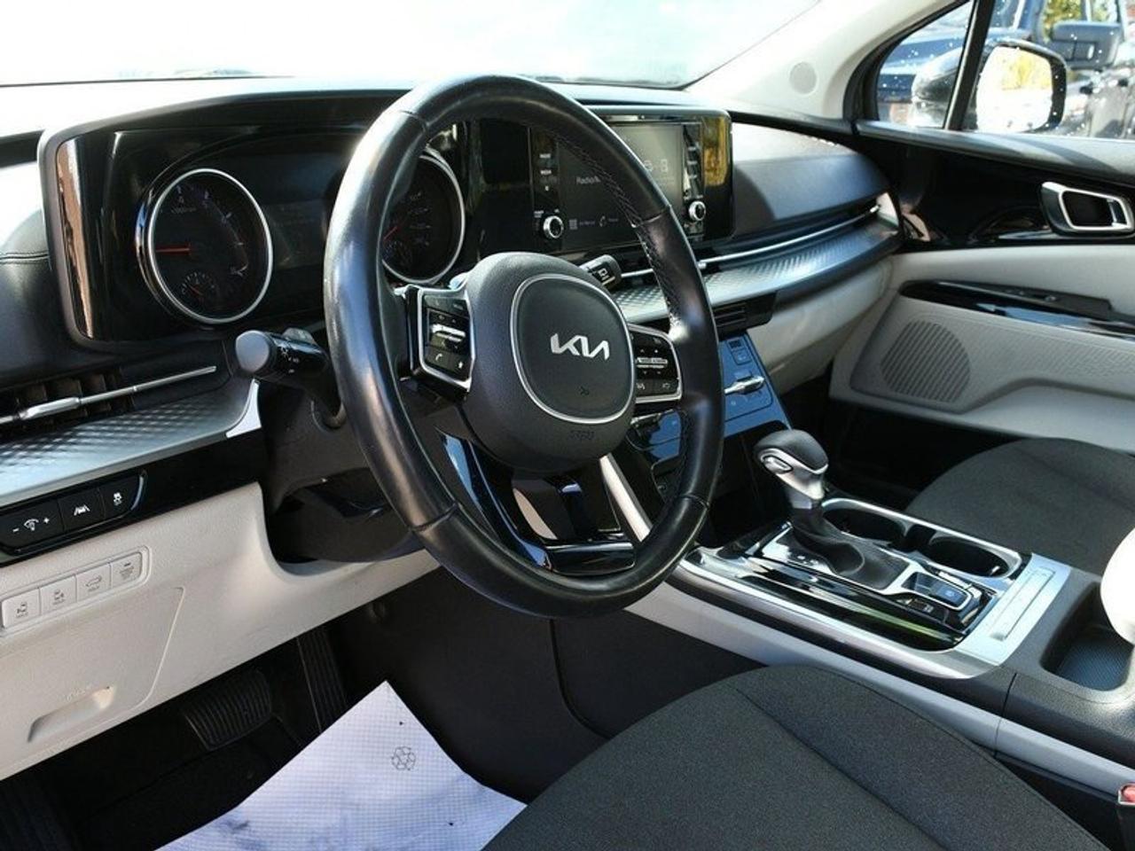 2024 Kia Carnival LX+ Clean CarFax Report   Great Family Mover   Pow Photo