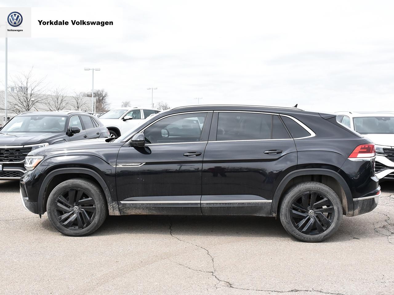 2022 Volkswagen Atlas Cross Sport  Photo2