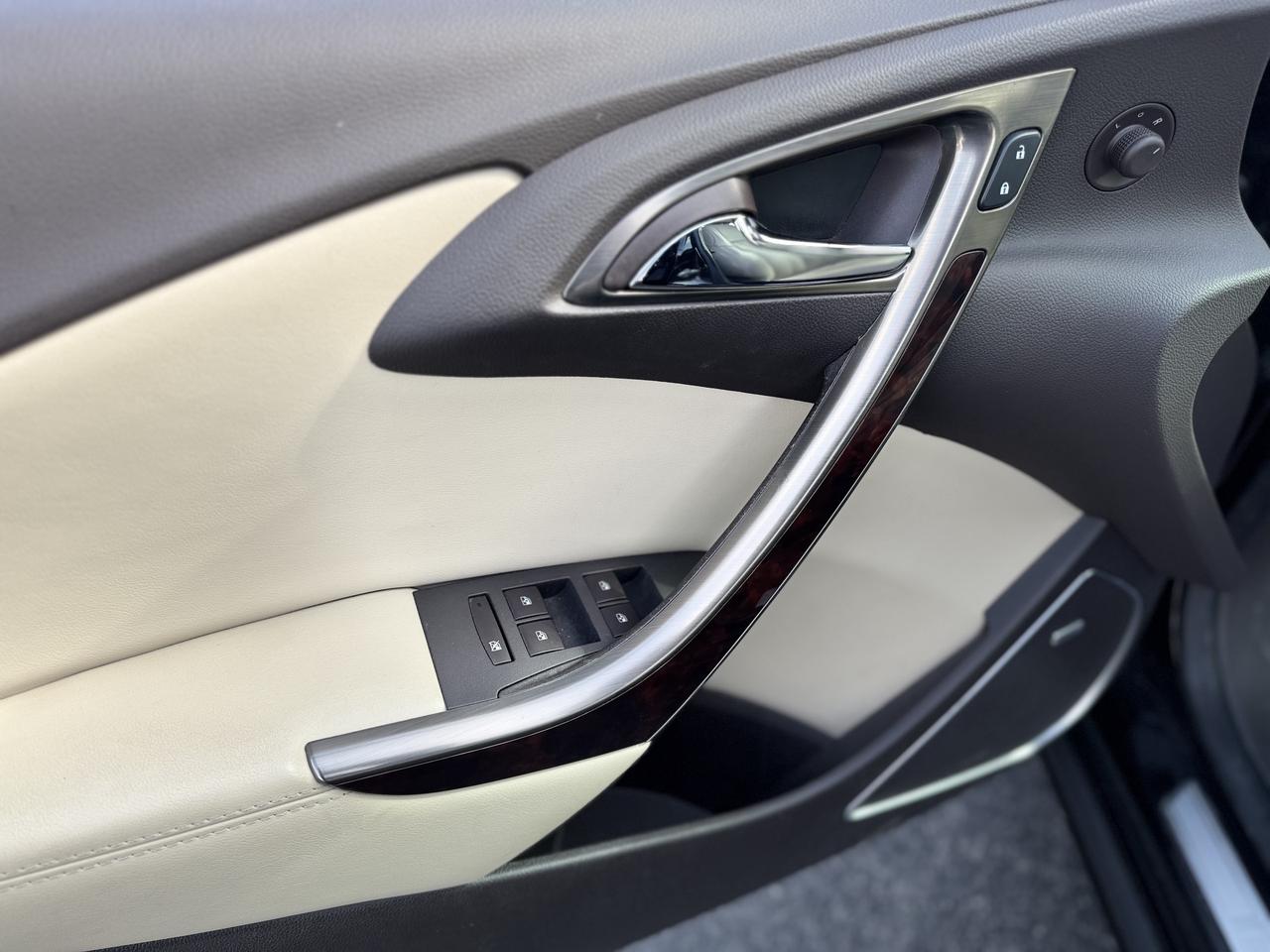 2015 Buick Verano Leather Group   LOW KMS! Photo