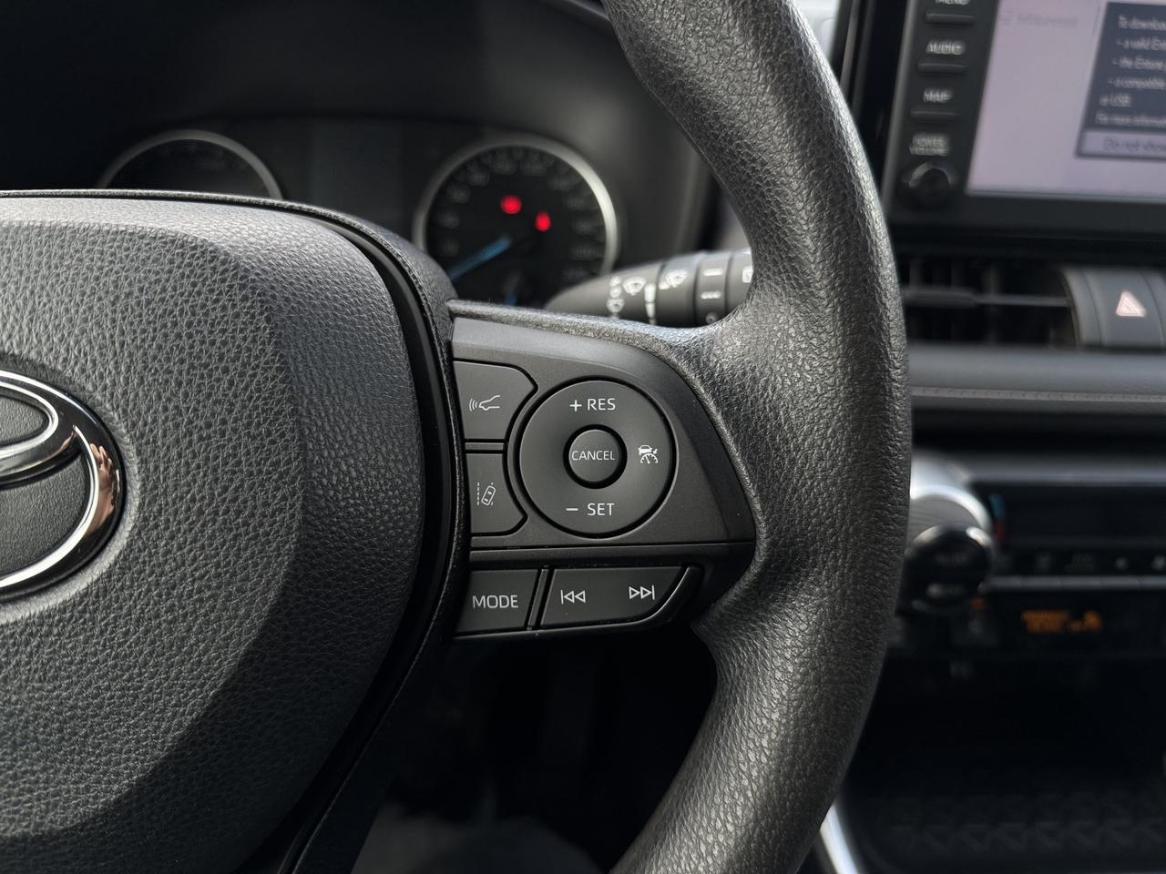 2019 Toyota RAV4 AWD Hybrid   Lthr   Low KMS Photo