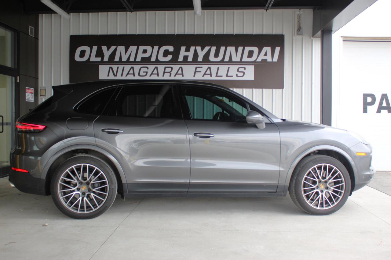 2021 Porsche Cayenne Premium Package Plus, No Accidents, Fully loaded Photo