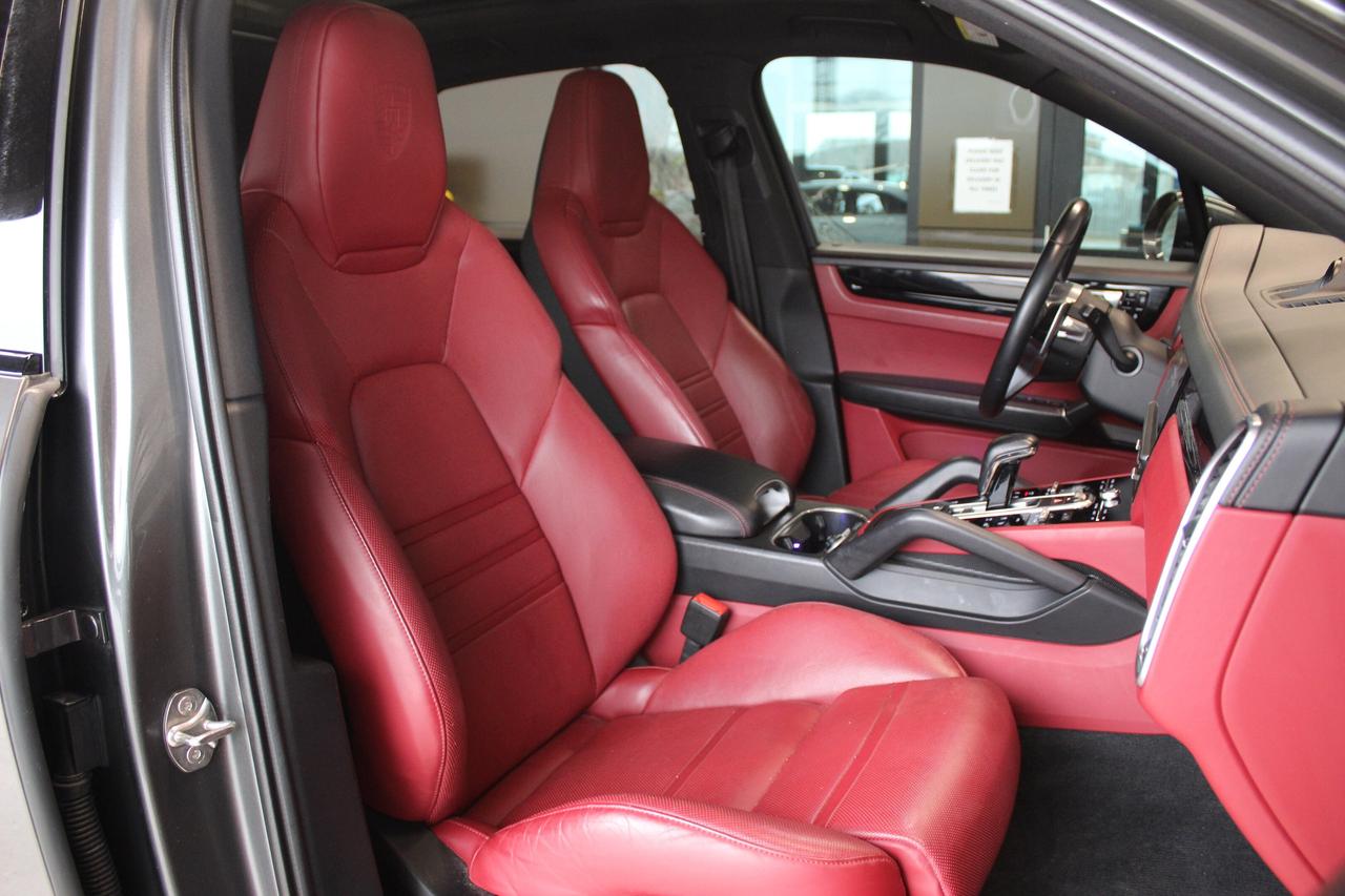 2021 Porsche Cayenne Premium Package Plus, No Accidents, Fully loaded Photo
