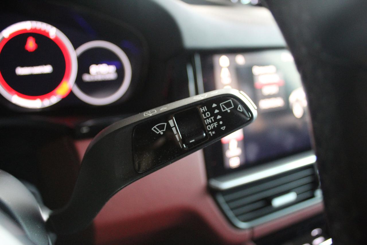 2021 Porsche Cayenne Premium Package Plus, No Accidents, Fully loaded Photo