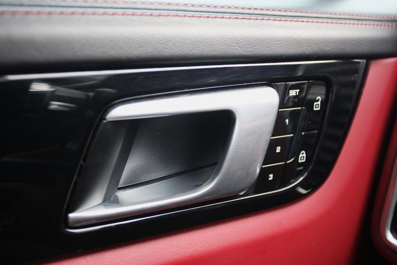 2021 Porsche Cayenne Premium Package Plus, No Accidents, Fully loaded Photo