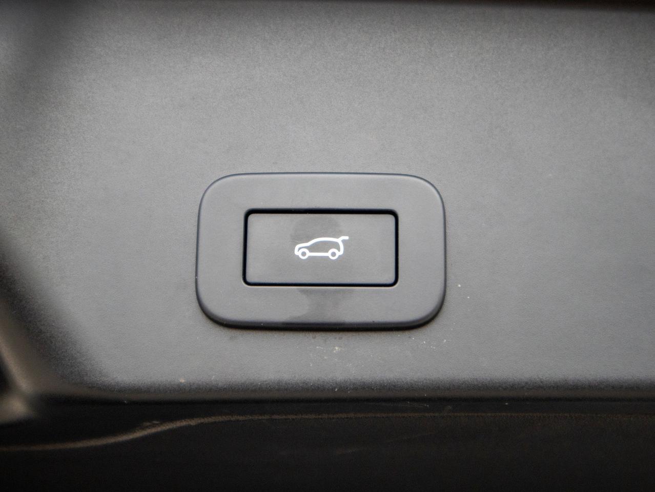 2023 Land Rover Range Rover Evoque S - Remote Trunk Release   Heated Steering Photo