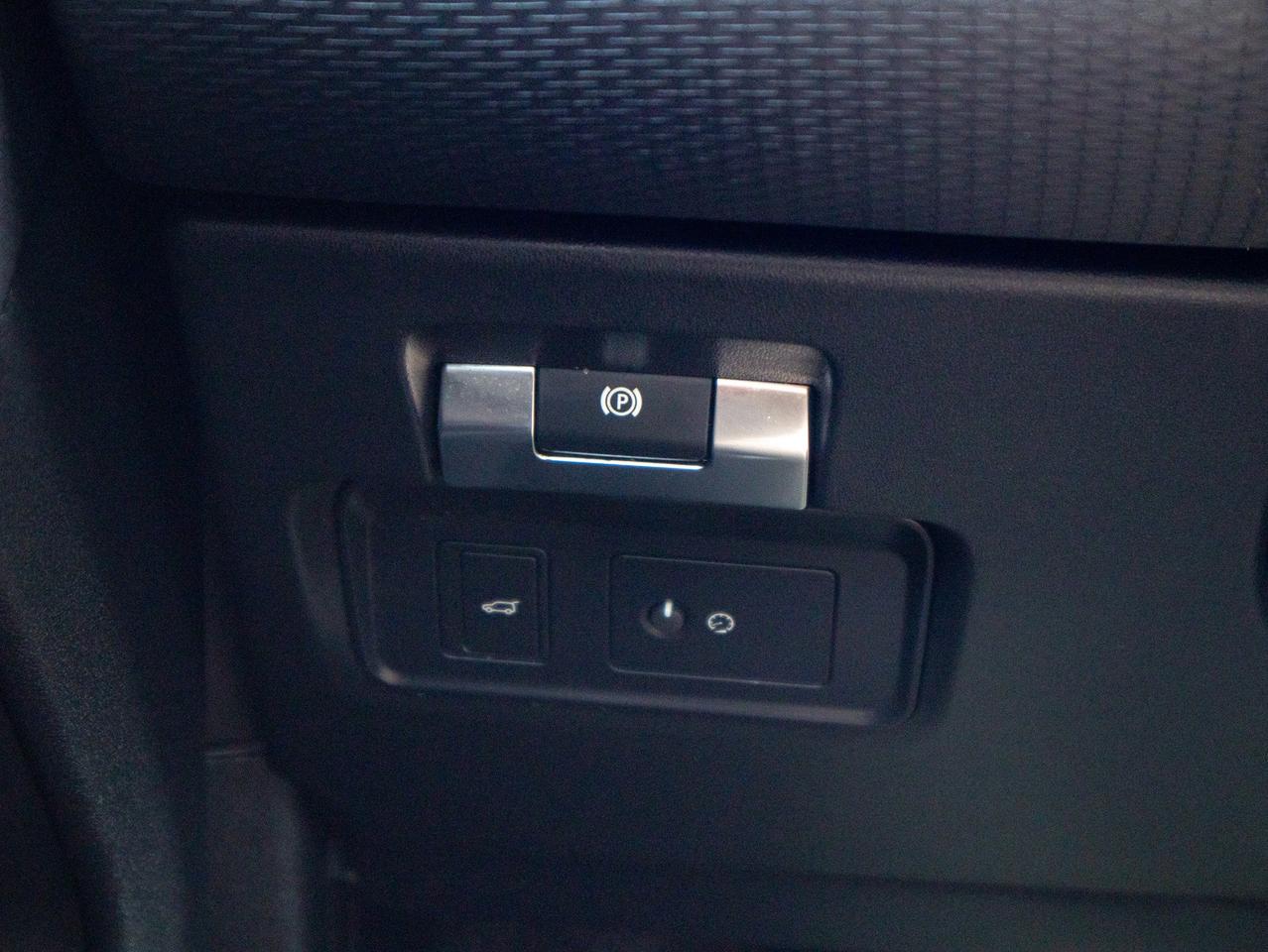 2023 Land Rover Range Rover Evoque S - Remote Trunk Release   Heated Steering Photo