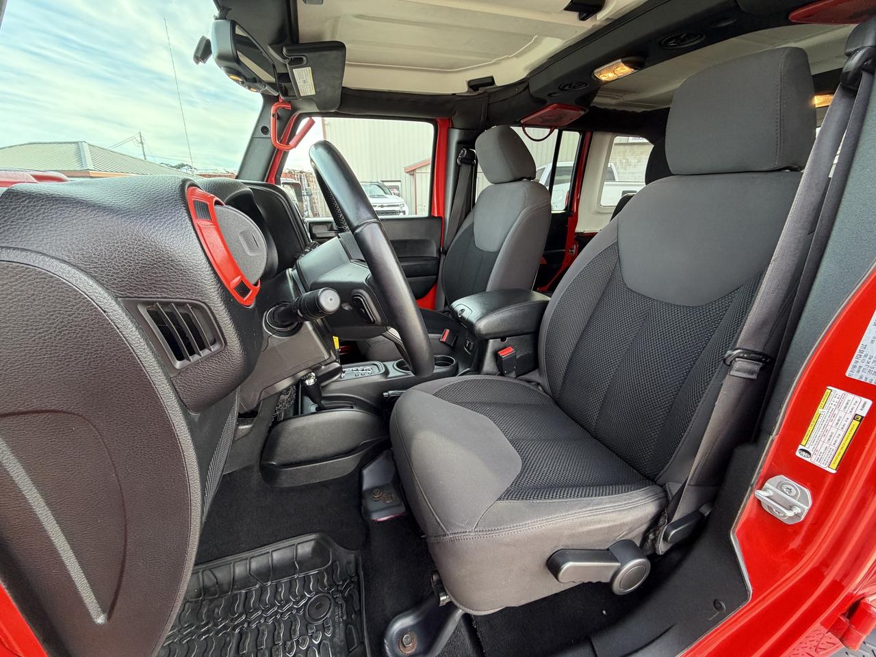 2017 Jeep WRANGLER UNLIMITED 4WD 4 DOOR Photo