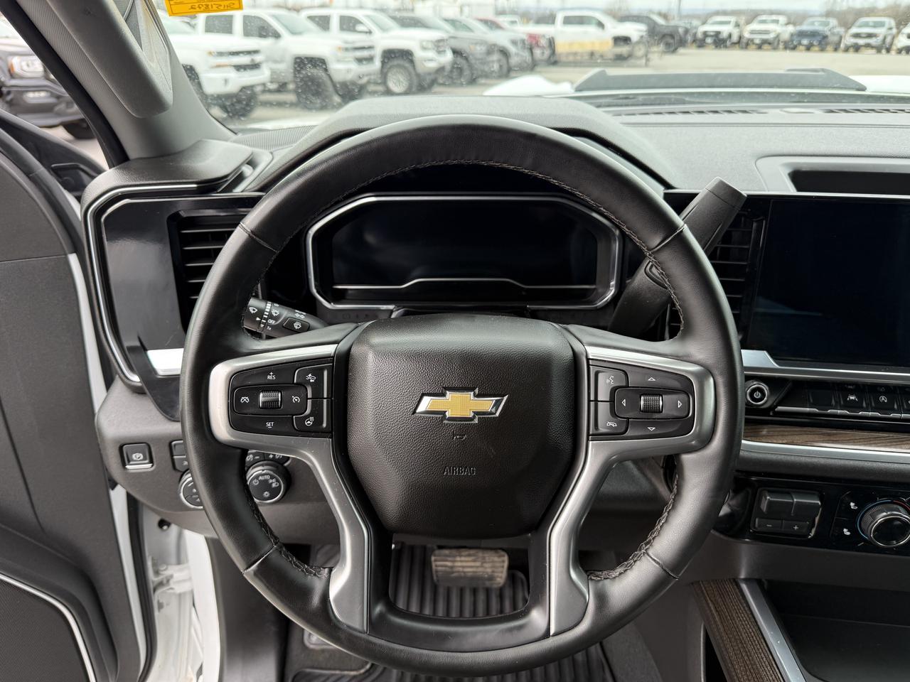 2025 Chevrolet Silverado 1500 LT LIFT/WHEEL/TIRE/LEATHER PKG!! Photo