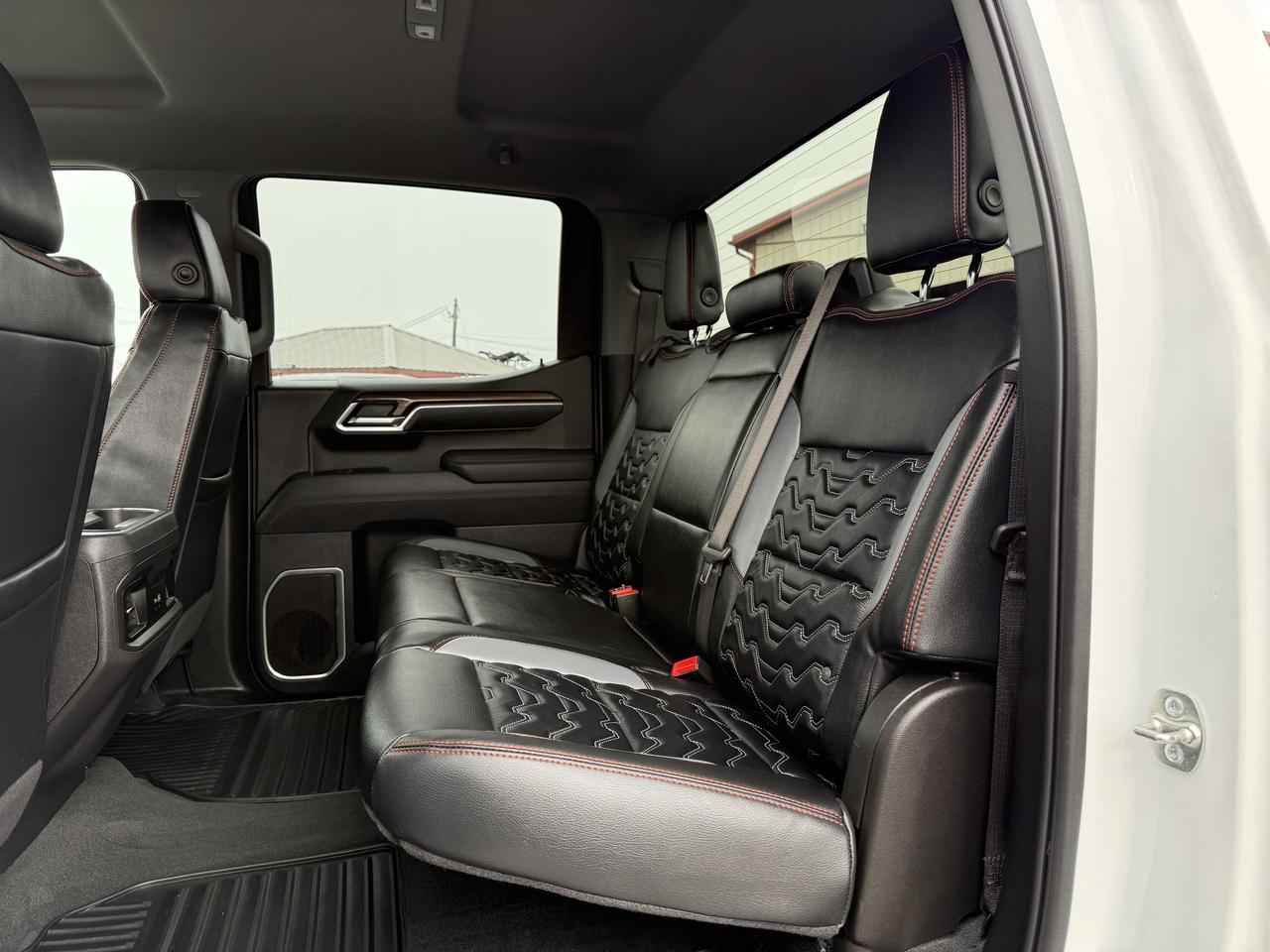 2025 Chevrolet Silverado 1500 LT LIFT/WHEEL/TIRE/LEATHER PKG!! Photo