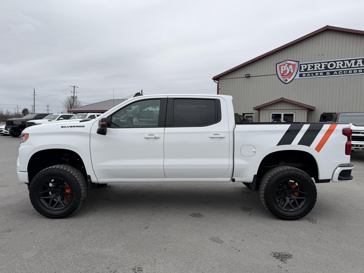 2025 Chevrolet Silverado 1500 LT LIFT/WHEEL/TIRE/LEATHER PKG!! Photo