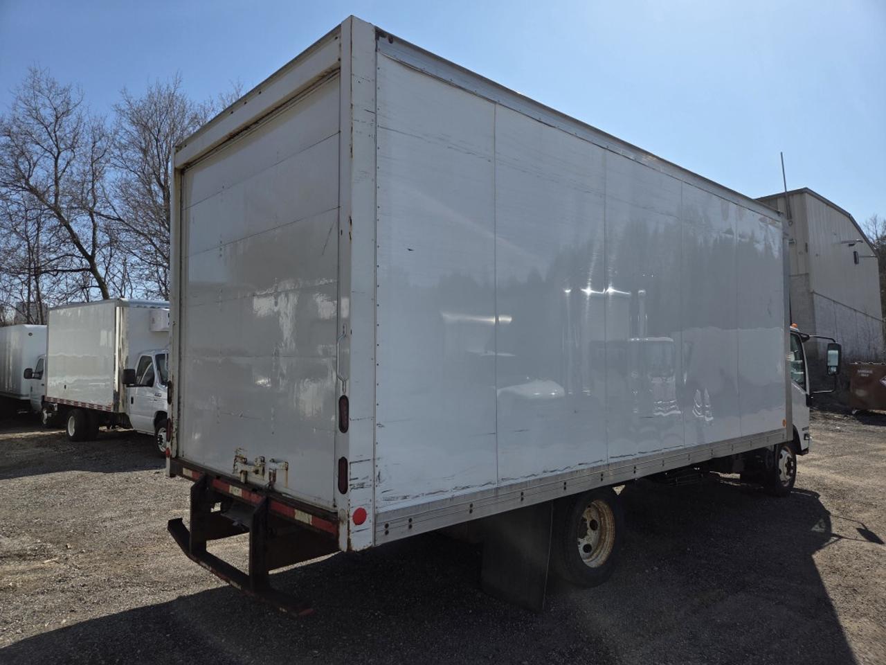 2019 Isuzu NPR NPD HD - 20Ft - V8 Gasoline - Ramp Photo4