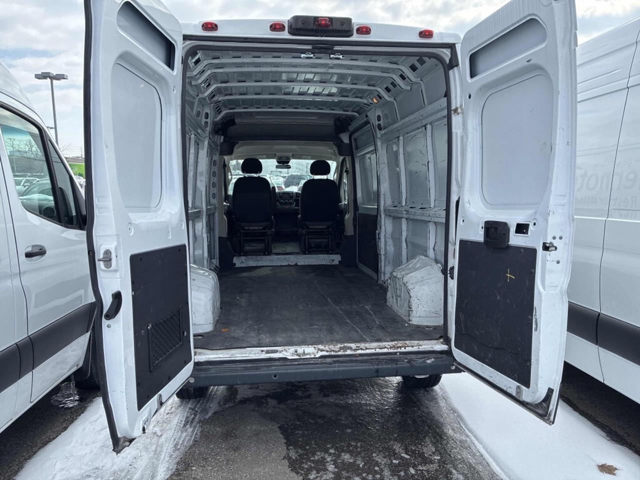 2018 RAM ProMaster 2500 - 159WB - High Roof - V6 Gas Photo3