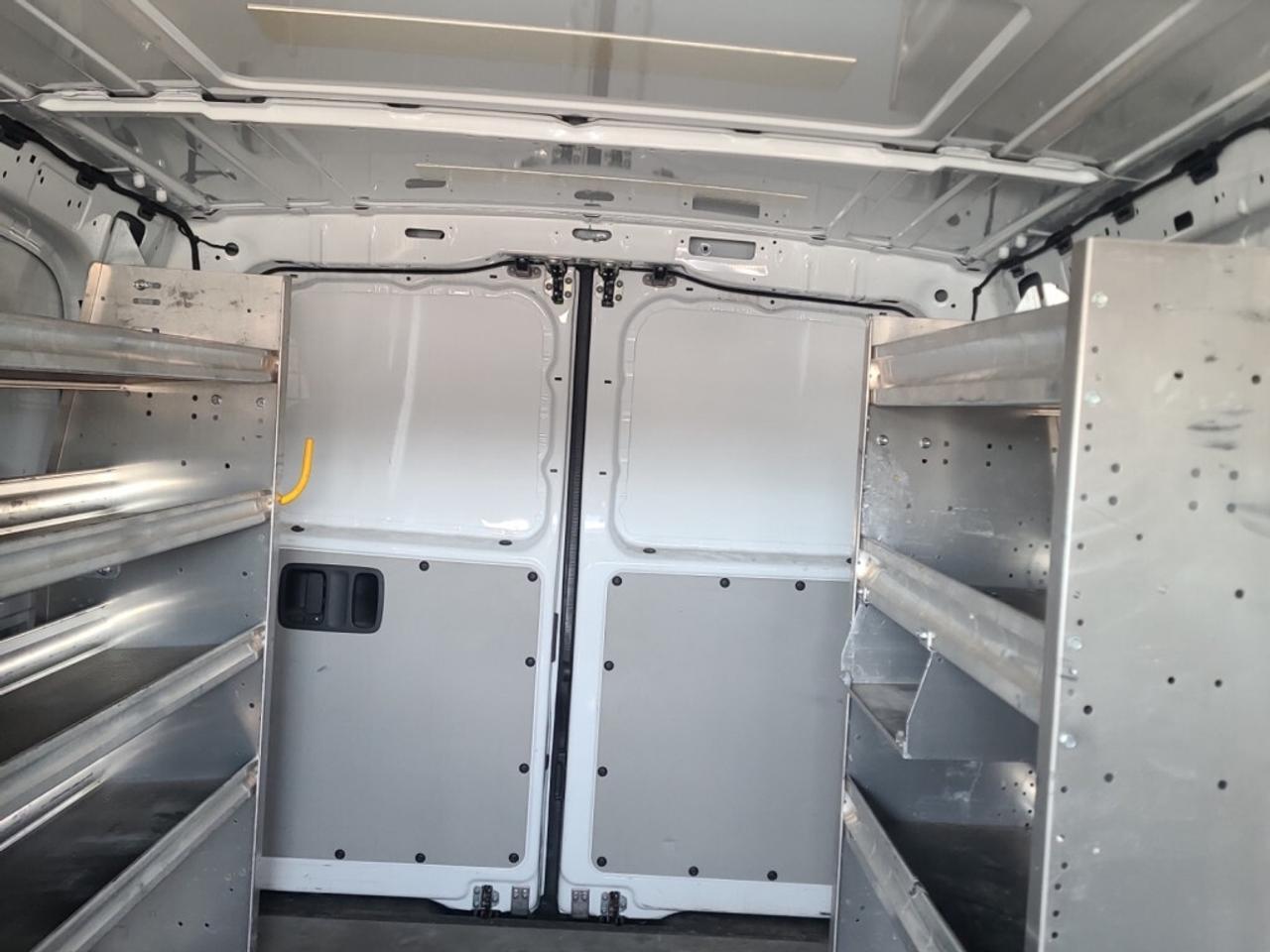 2019 Mercedes-Benz Metris Passenger Van 126WB - Gasoline - Shelves & Roof Rack Photo
