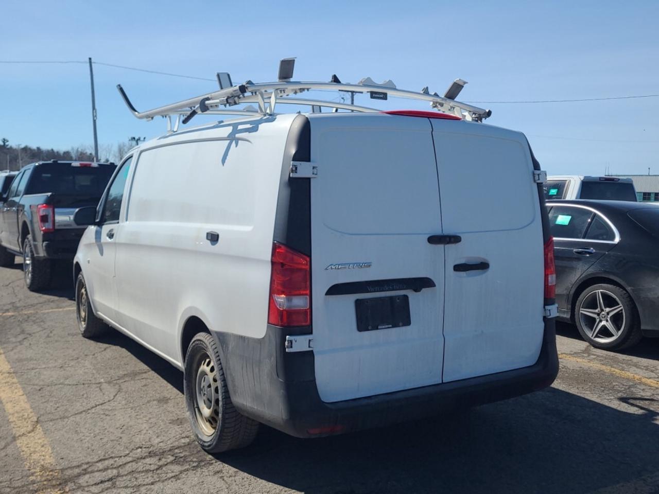 2019 Mercedes-Benz Metris Passenger Van 126WB - Gasoline - Shelves & Roof Rack Photo