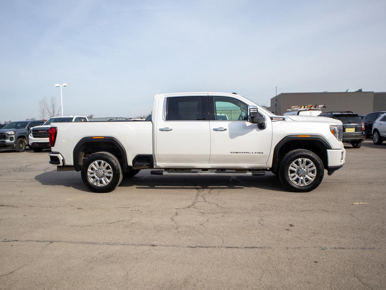 2023 GMC SIERRA 2500HD Denali - Heated Rear Seats   Parking Aid Photo