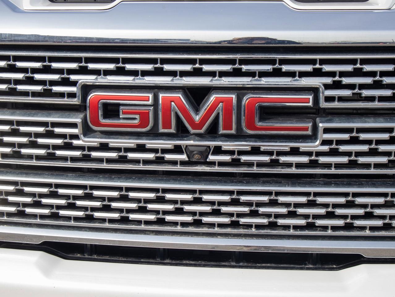 2023 GMC SIERRA 2500HD Denali - Heated Rear Seats   Parking Aid Photo