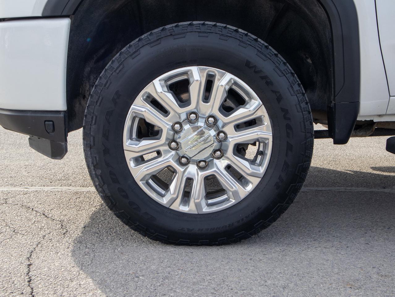 2023 GMC SIERRA 2500HD Denali - Heated Rear Seats   Parking Aid Photo