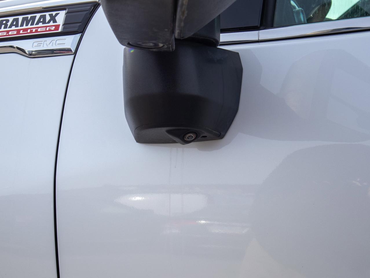 2023 GMC SIERRA 2500HD Denali - Heated Rear Seats   Parking Aid Photo