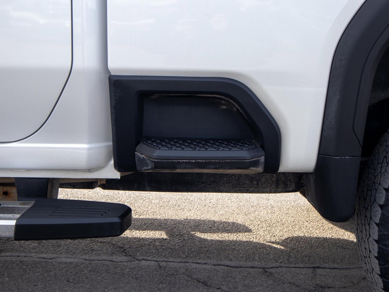 2023 GMC SIERRA 2500HD Denali - Heated Rear Seats   Parking Aid Photo