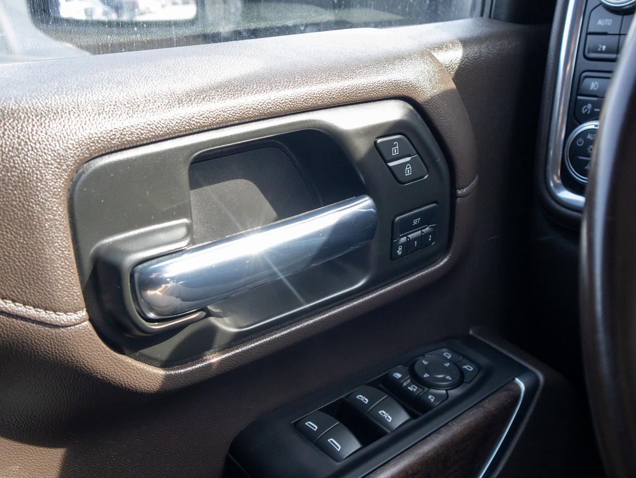 2023 GMC SIERRA 2500HD Denali - Heated Rear Seats   Parking Aid Photo