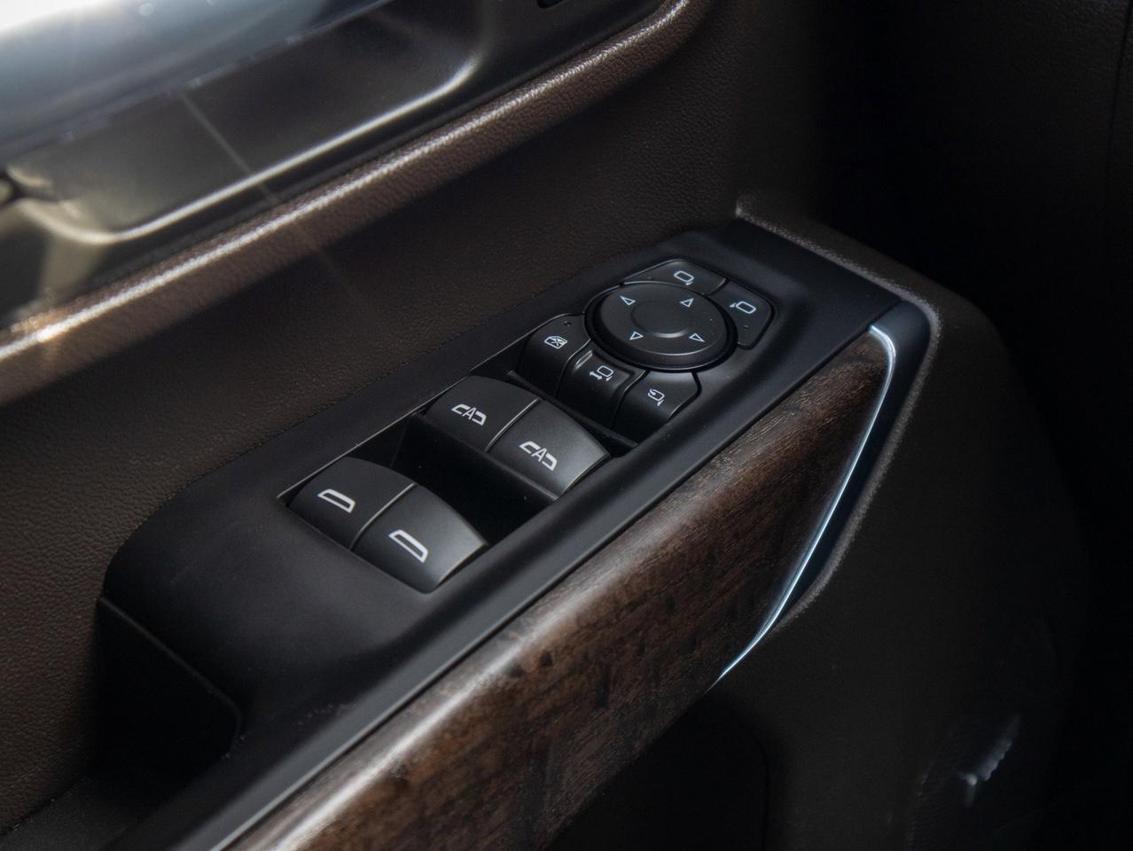 2023 GMC SIERRA 2500HD Denali - Heated Rear Seats   Parking Aid Photo