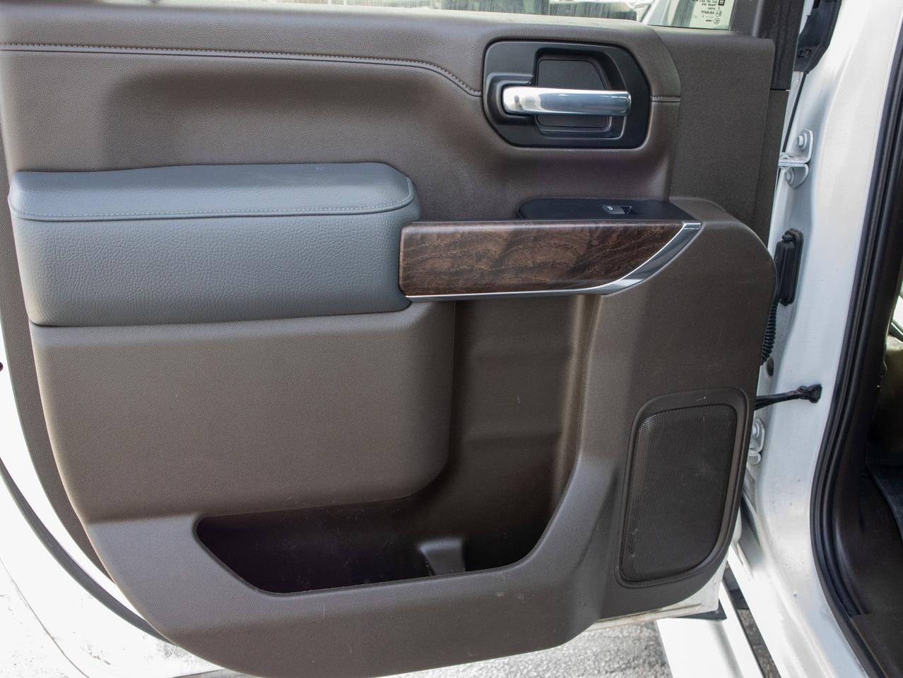 2023 GMC SIERRA 2500HD Denali - Heated Rear Seats   Parking Aid Photo