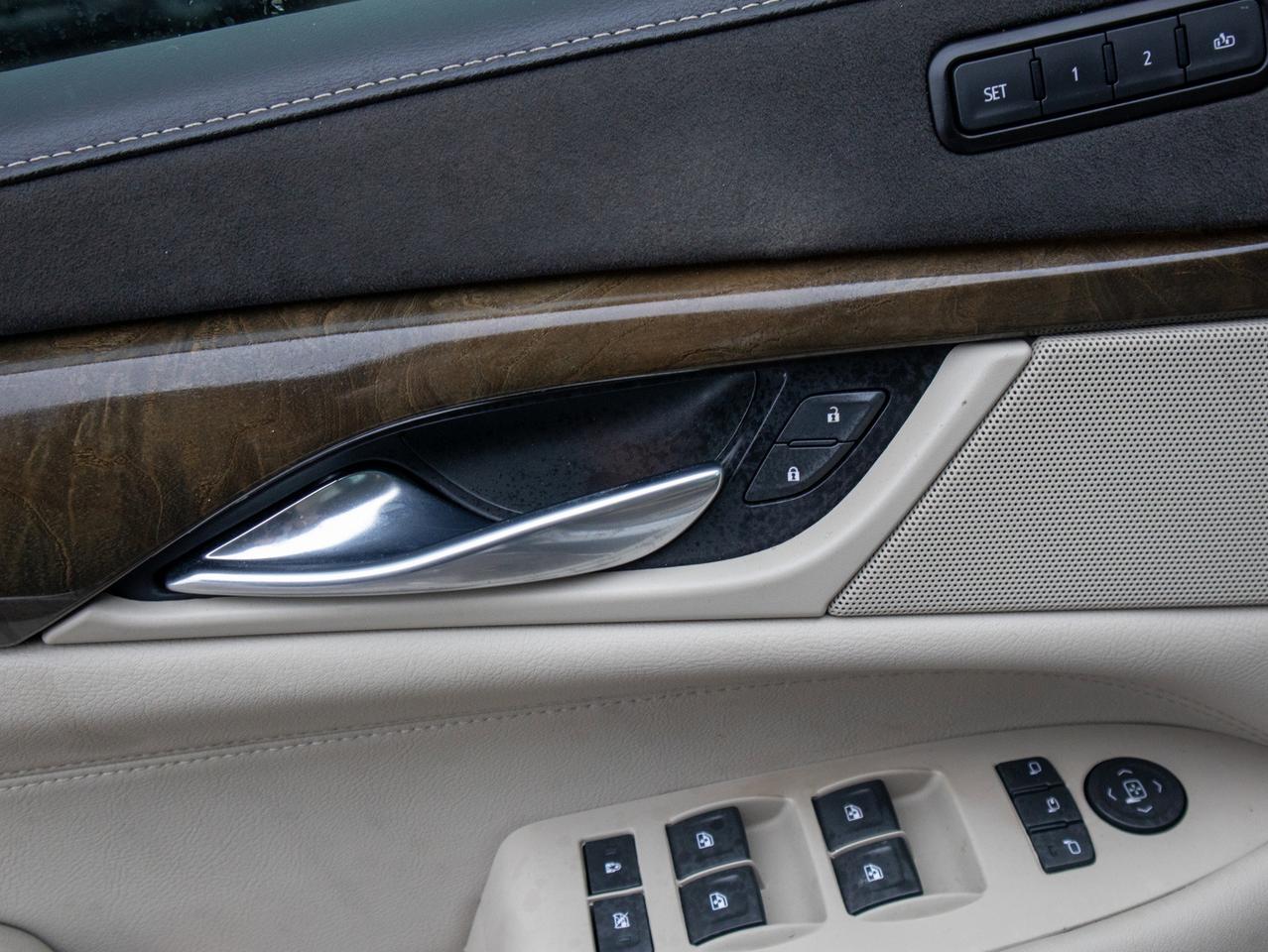 2019 Cadillac Escalade LUXURY Photo