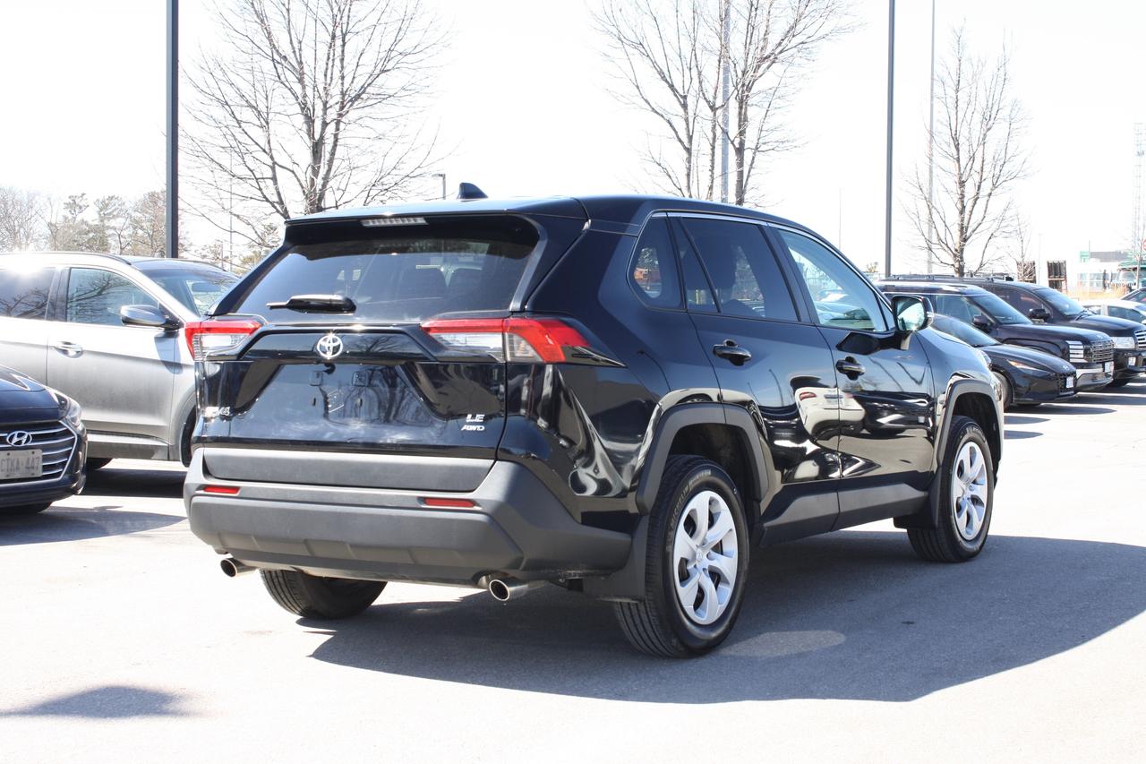 2025 Toyota RAV4 LE AWD Photo4