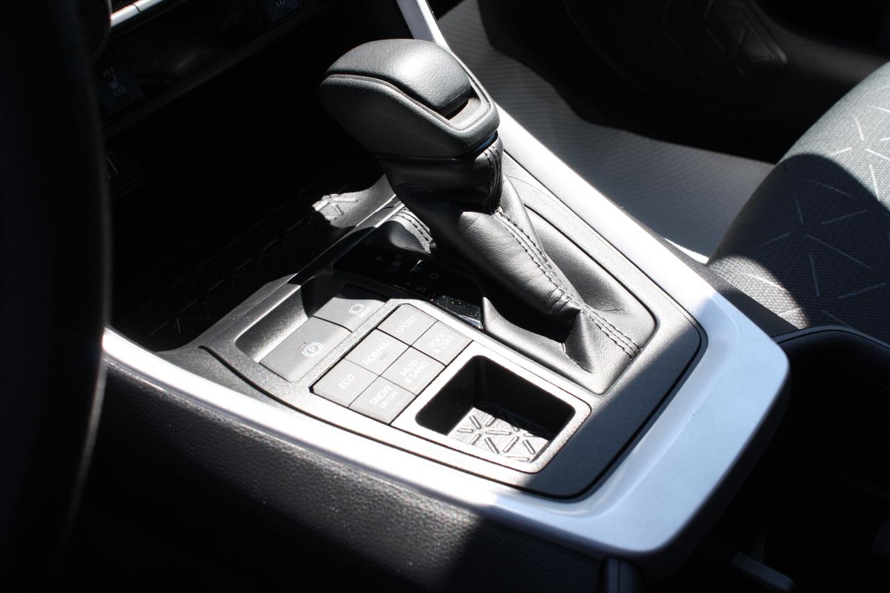 2025 Toyota RAV4 LE AWD Photo