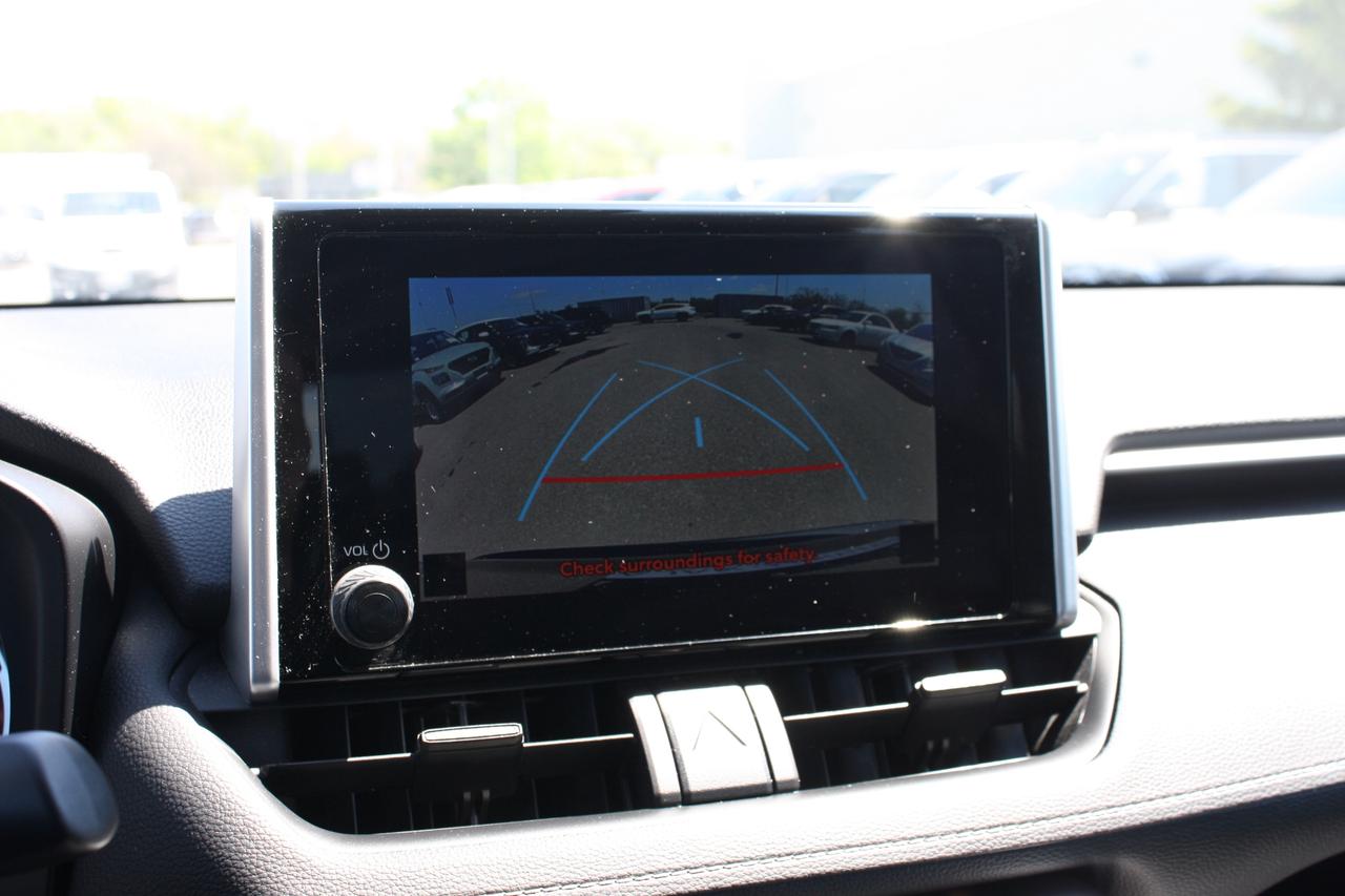 2025 Toyota RAV4 LE AWD Photo