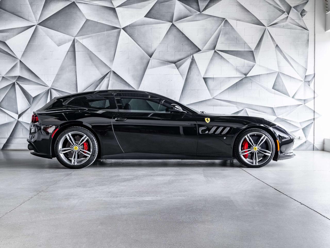 2018 Ferrari GTC4Lusso V12   Warranty till December 2026 Photo