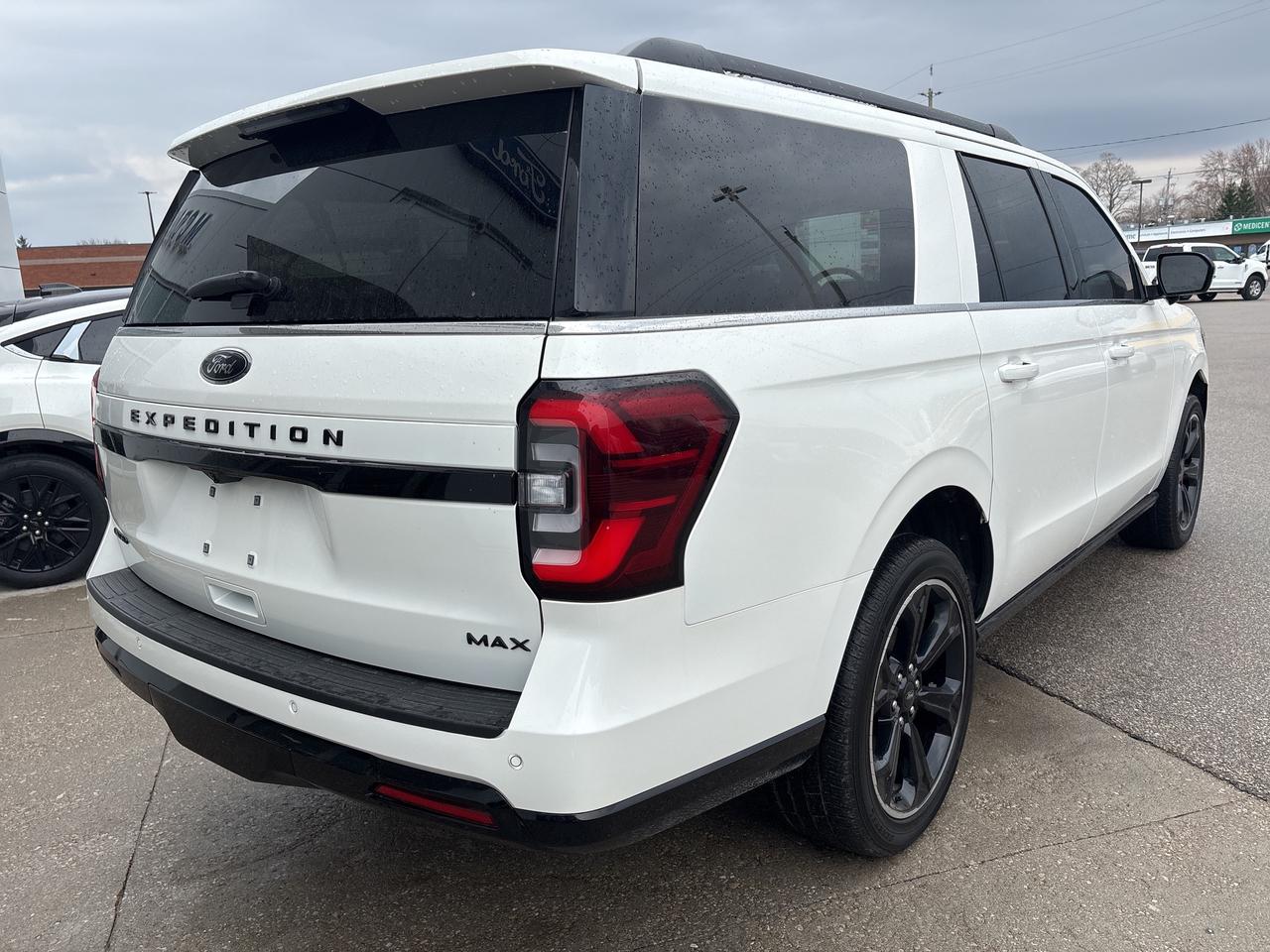 2023 Ford Expedition Limited MAX Photo