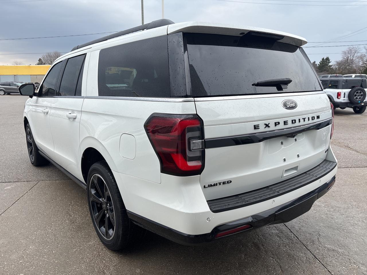 2023 Ford Expedition Limited MAX Photo4