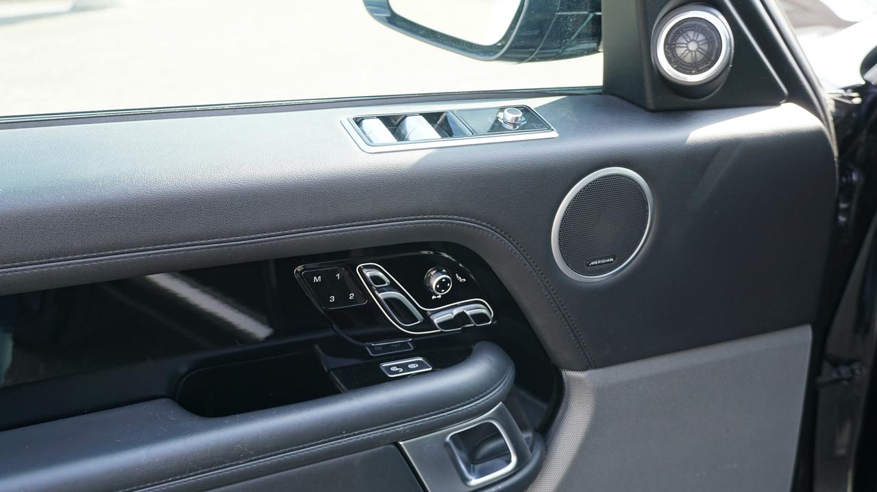 2020 Land Rover Range Rover HSE TD6 MERDIAN DRIVER PRO PK HEADS UP DISPLAY Photo