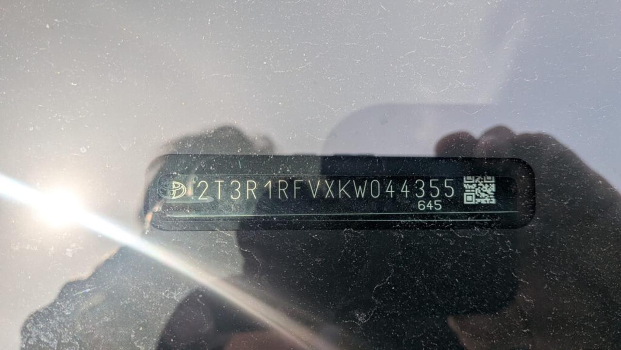 2019 Toyota RAV4 XLE AWD/Sunroof/Leather/NAVI/Carplay/ Heated Seats Photo