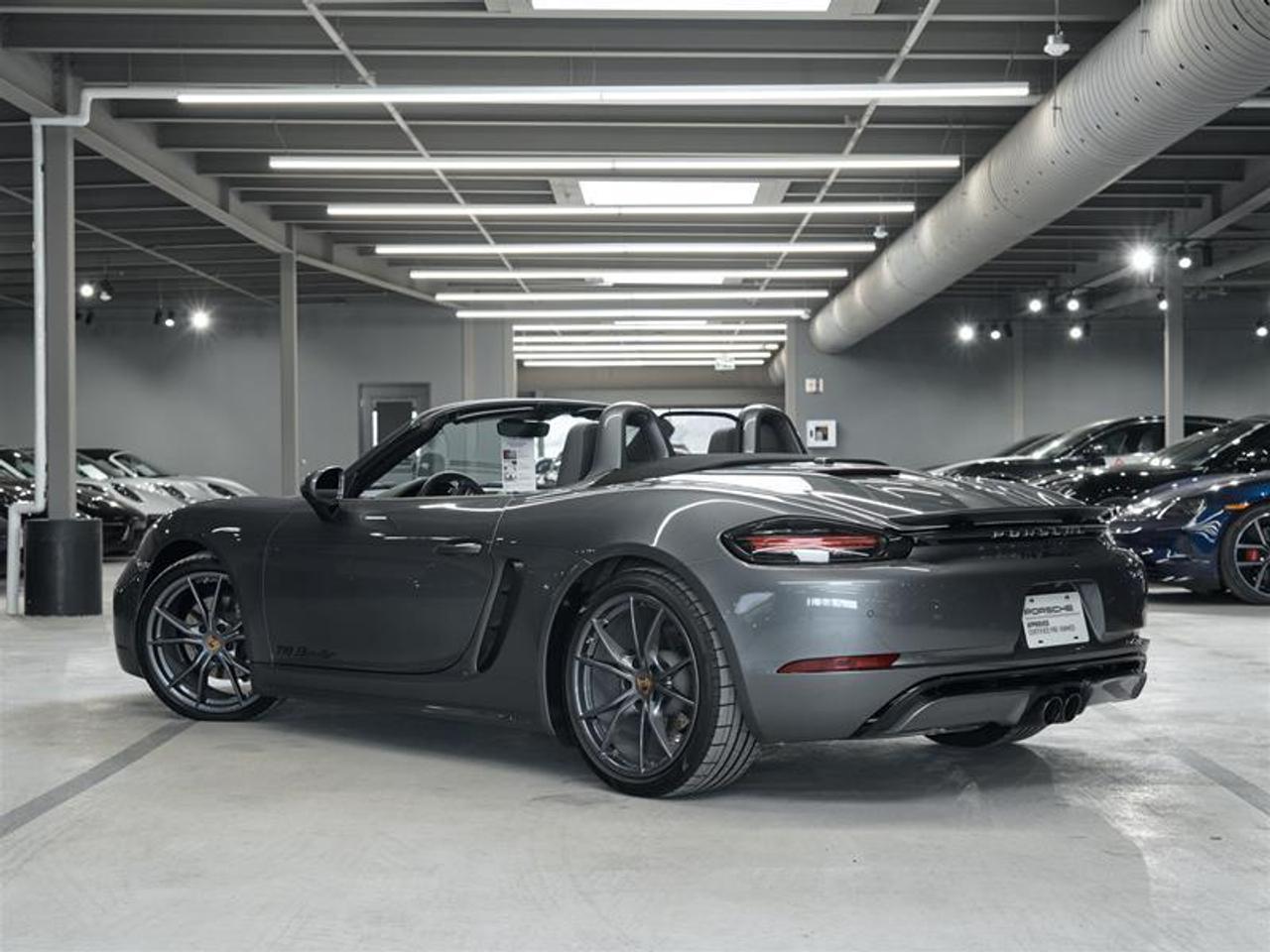 2025 Porsche 718 Boxster Roadster Photo2