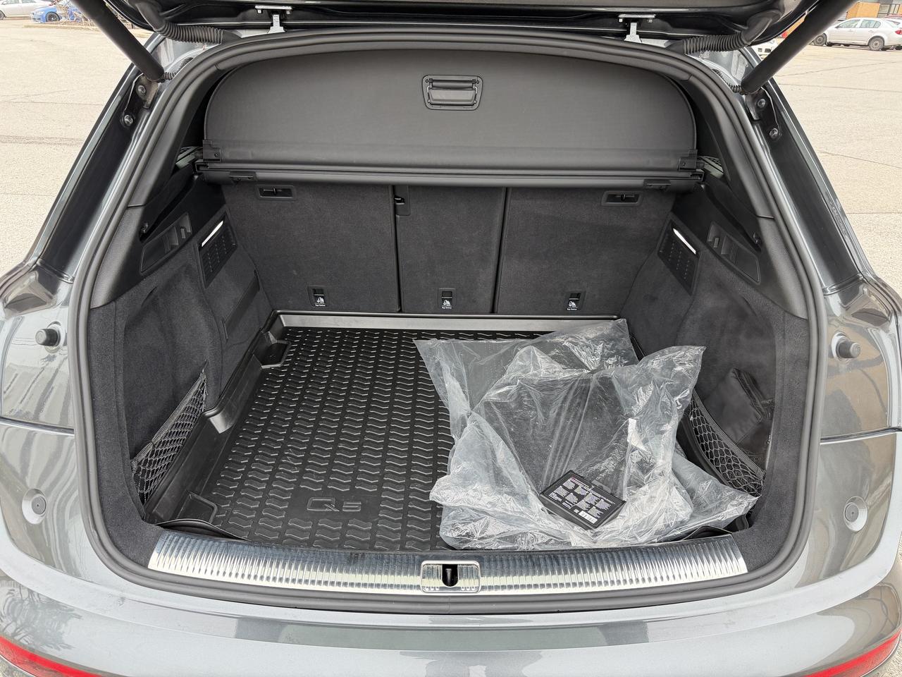 2021 Audi SQ5 Technik Cooled Seat Heads Up 360 Camera Photo