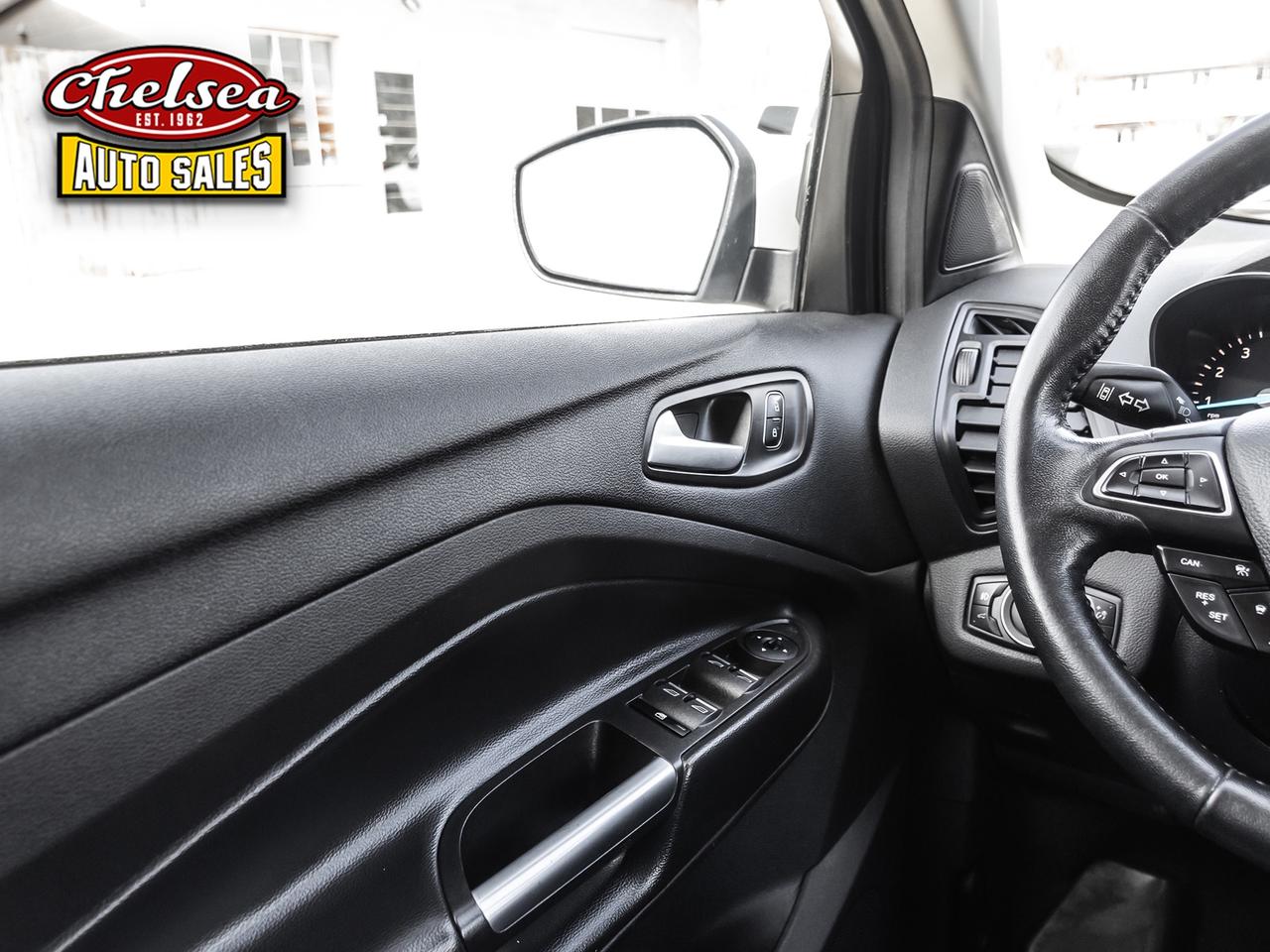 2019 Ford Escape SEL 4WD Photo