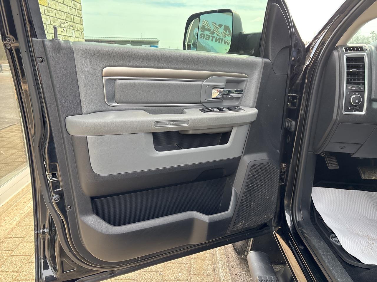 2018 RAM 2500 SLT Photo