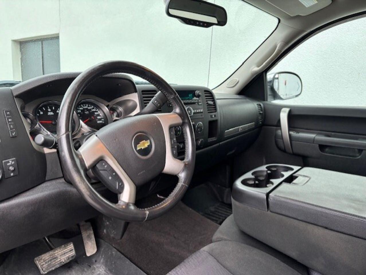 2013 Chevrolet Silverado 1500 LT 4WD Z71 EXTENDED CAB 1 OWNER-TONNEAU-CERTIFIED Photo