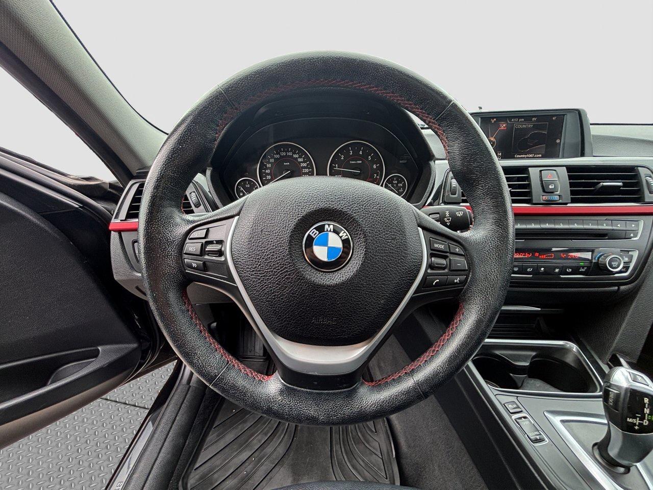 2015 BMW 3 Series 320i xDrive Photo