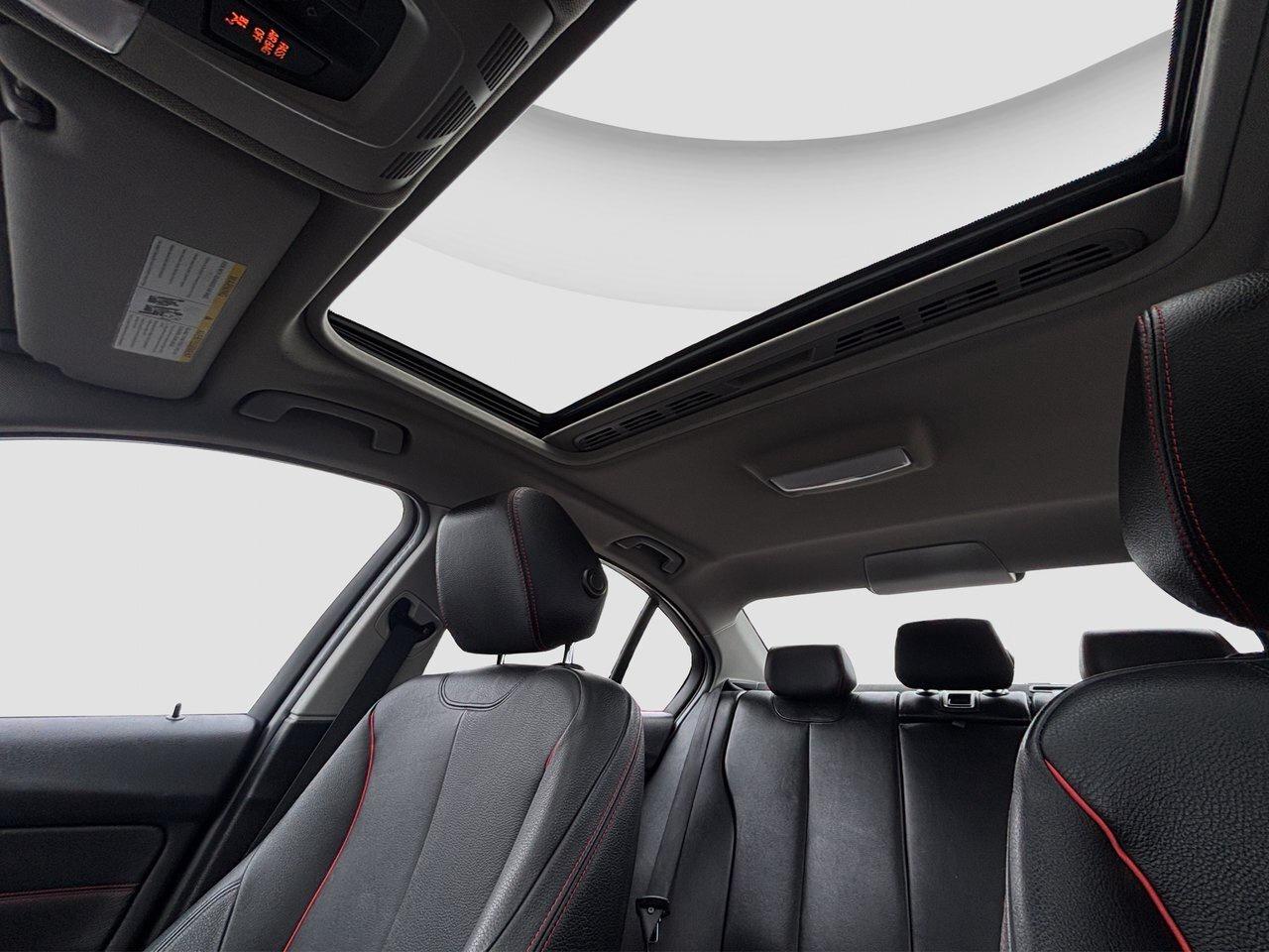 2015 BMW 3 Series 320i xDrive Photo