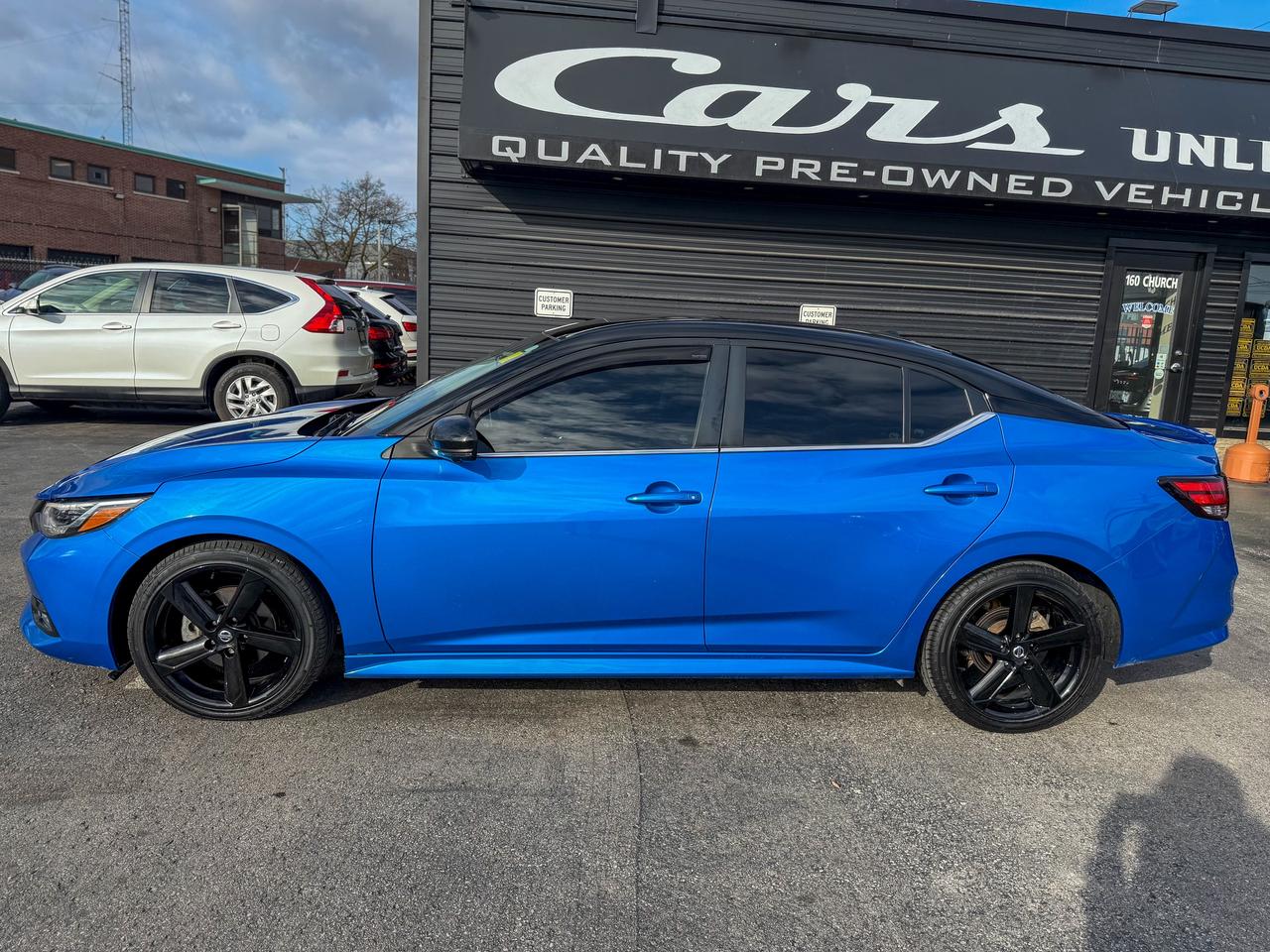 2022 Nissan Sentra SR CVT Photo