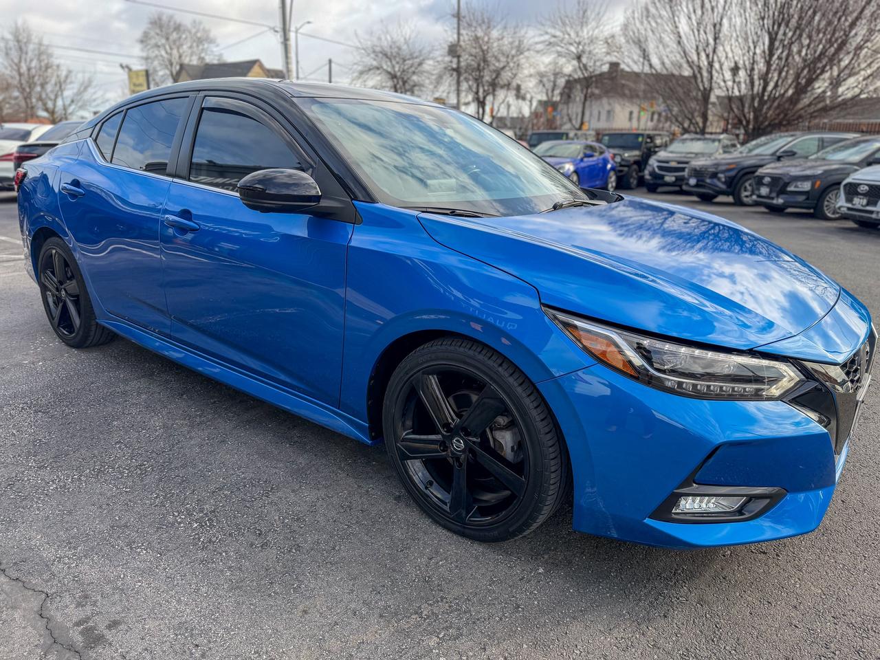 2022 Nissan Sentra SR CVT Photo