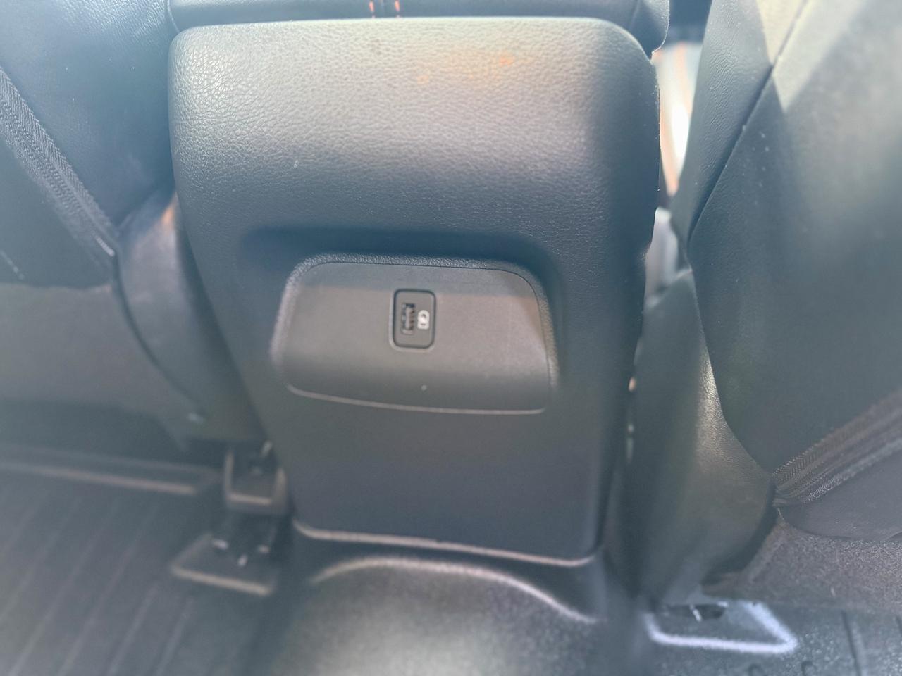 2022 Nissan Sentra SR CVT Photo