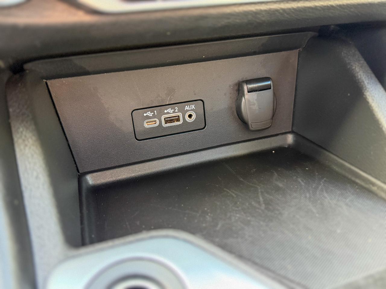 2022 Nissan Sentra SR CVT Photo