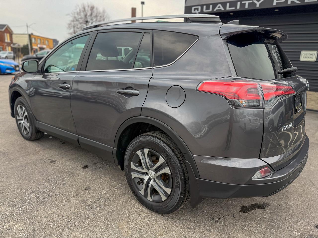 2017 Toyota RAV4 LE/1 OWNER/CAMERA/ACC/LANE ASSIST/2.5L/ECO Photo