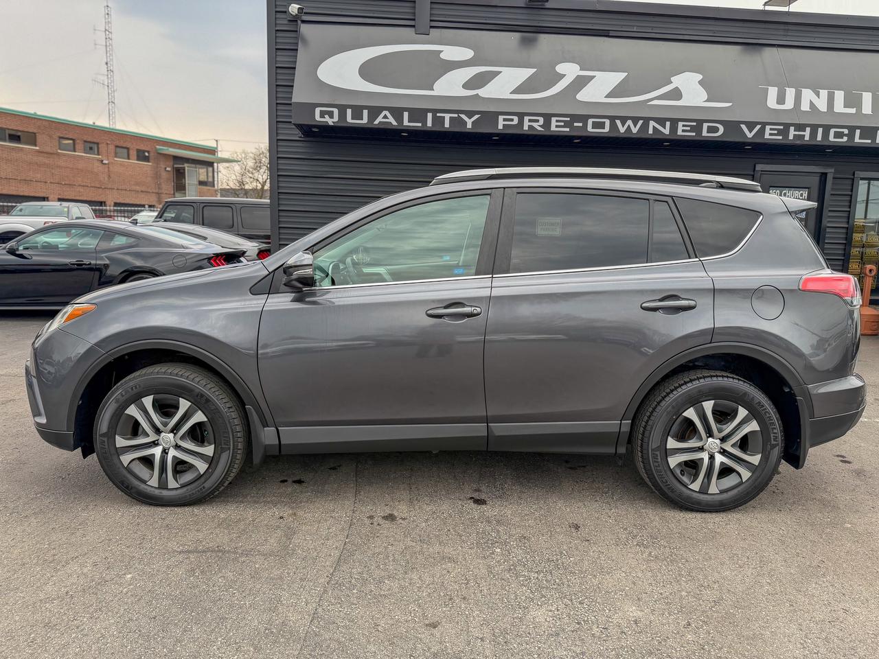 2017 Toyota RAV4 LE/1 OWNER/CAMERA/ACC/LANE ASSIST/2.5L/ECO Photo